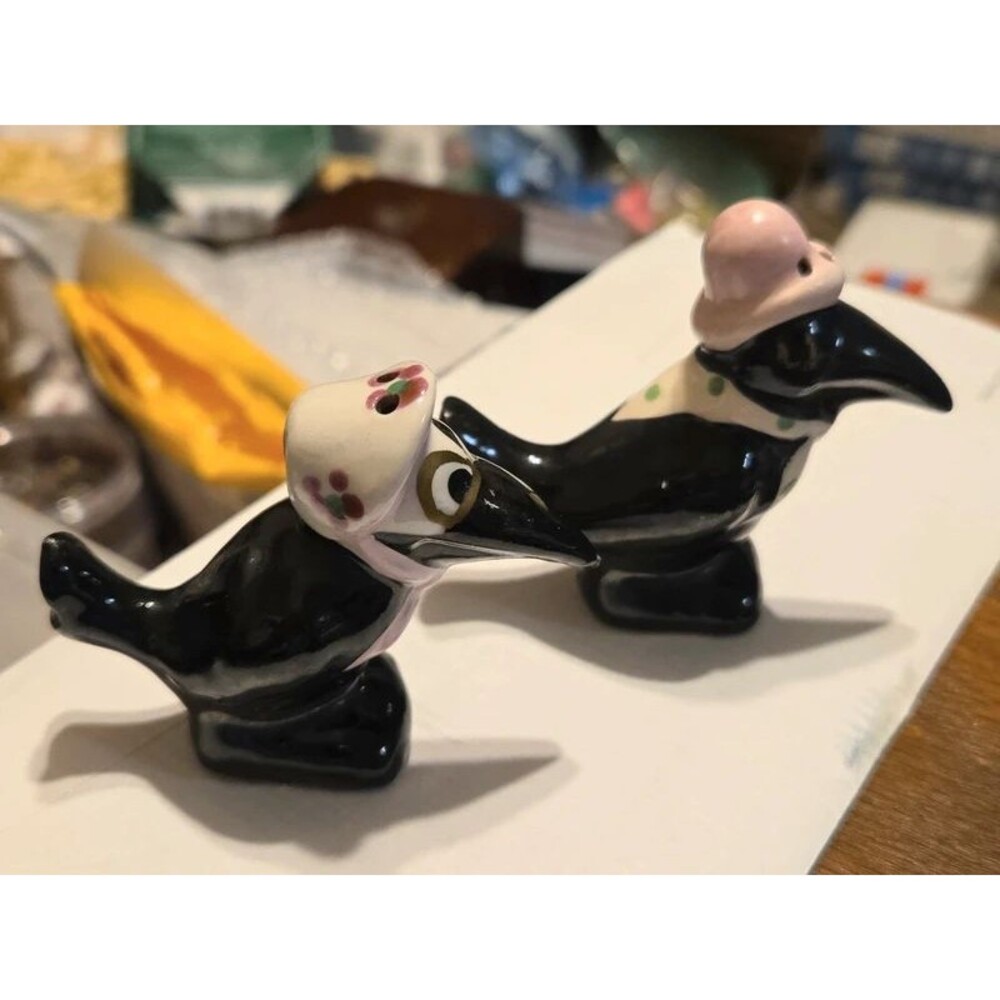 VTG Anthropomorphic Black Crow Bird Salt and Pepper Shakers Japan Red Stamp